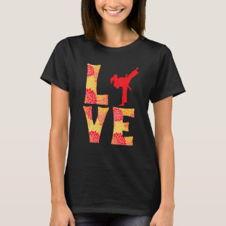 伝統的な空手を愛する女性たち Tシャツ