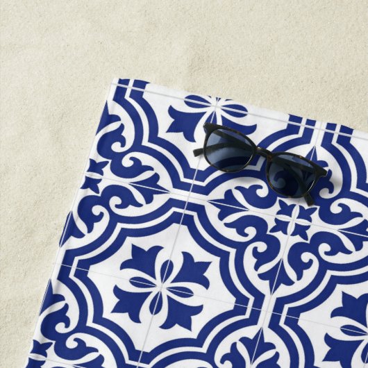 伝統的な青と白のスペインのAzulejo ビーチタオル (インサイチュ)