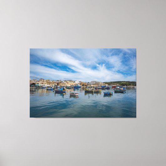 伝統的カラフル魚釣り船 キャンバスプリント (正面)