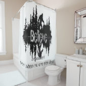 伝説のサスカッチ、ビッグ足湖引用文 シャワーカーテン (インサイチュ)