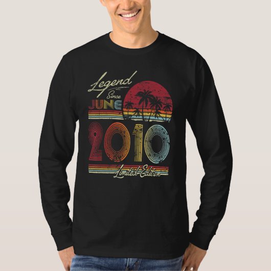 伝説生まれは2010年6月12誕生日 Tシャツ (正面)