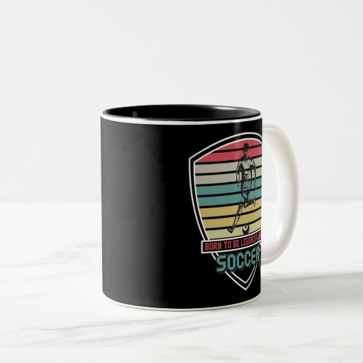 伝説生まれ選手サッカーのマグカップ ツートーンマグカップ (正面右)