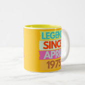 伝説1975年4月以来50誕生日ギフト50年 ツートーンマグカップ (正面右)