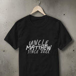 伯父モダンさんグランジは白黒クールだ Tシャツ<br><div class="desc">このグランジとモダンデザインはサンセリフタイポグラフィで構成される。</div>