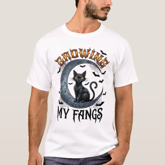 伸びる牙 黒猫 三日月 コウモリ ハロウィン Tシャツ (正面)