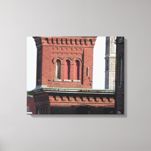 低い屋根包まれた上 キャンバスプリント (正面)