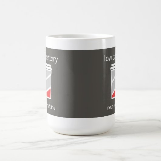 低い電池の必要性のカフェインのマグ コーヒーマグカップ (中央)