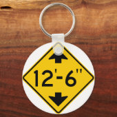 低クリアランス警告の道路標識 キーホルダー (正面)