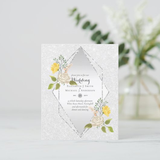 低バジェット白バラ黄色の花結婚式の招待 (スタンド正面)