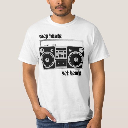 低下はない爆弾のboomboxのワイシャツを打ちます tシャツ (正面)