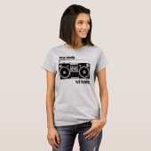 低下はない爆弾のboomboxのワイシャツを打ちます tシャツ (正面フル)