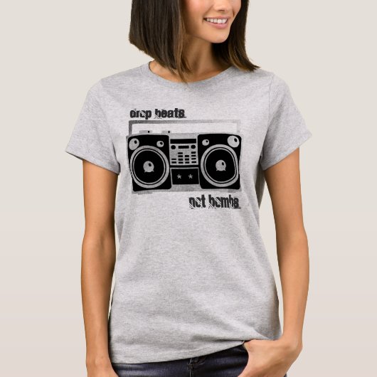 低下はない爆弾のboomboxのワイシャツを打ちます tシャツ (正面)