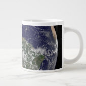 低圧システムを示す全地球。 ジャンボコーヒーマグカップ (右)