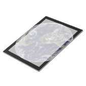 低圧システムを示す全地球。 ノートパッド (アングル)