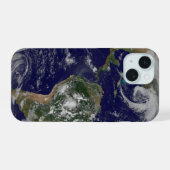 低気圧が見える地球全景 iPhone 15ケース (裏面横)