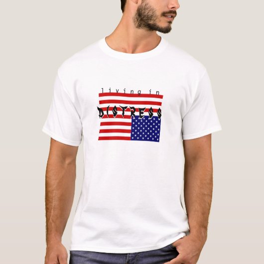 住んでいます- -苦脳 Tシャツ (正面)
