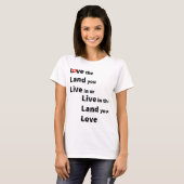 住んでいる土地を愛するか、愛する土地に住む Tシャツ (正面フル)