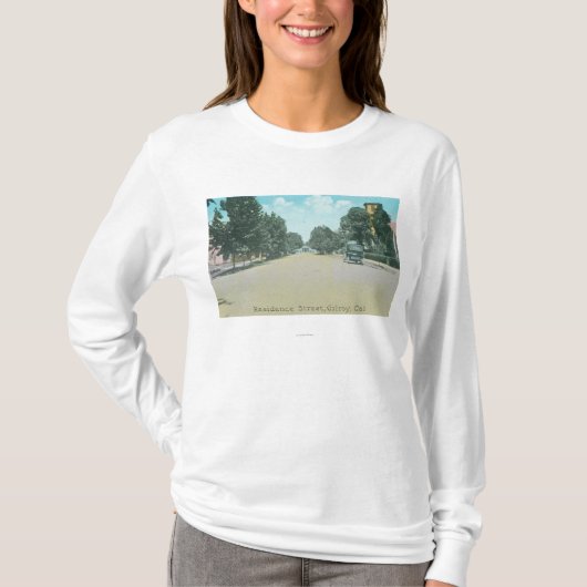住宅StreetGilroy、カリフォルニアの眺め Tシャツ (正面)