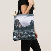 体の水と山 トートバッグ (クローズアップ)