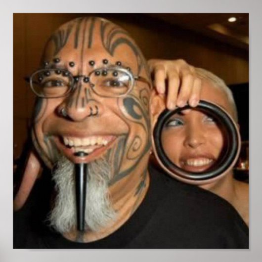 体ピアス ポスター (正面)