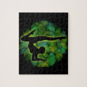 体操かヨガをしている人のシルエット ジグソーパズル (縦)