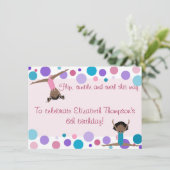 体操のパーティの招待状の紫色、ティール(緑がかった色)およびピンク 招待状 (スタンド正面)