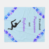 体操の進歩が完全でないやる気を起こさせる フリースブランケット (正面(横))