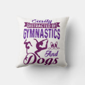 体操や犬に気を取られる クッション (裏面)