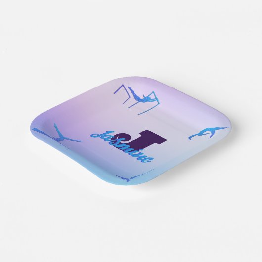 体操ガーリーブルーパープルモノグラムパーソナライズされた ペーパープレート (傾斜あり)