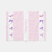 体操ガールズネームパーソナライズされたピンククローバー フリースブランケット (正面(横))