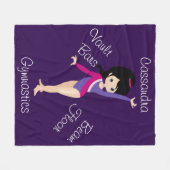 体操ブラックヘア、ブルーアイズ、パープルレオタード フリースブランケット (正面(横))