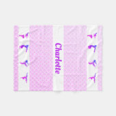 体操女子ネームパープルピンククローバー フリースブランケット (正面(横))