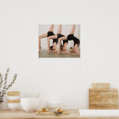 体操選手が上下を逆にする ポスター (キッチン)