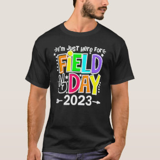 体育の日をお祝いする虹色の先生 私は体育の日のためだけにここにいます Tシャツ