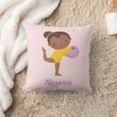 体育専門家の女の子および球の体操部屋の装飾の枕 クッション (ブランケット)