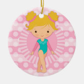 体育専門家-かわいい体操のピンクの水のブロンドの女性 セラミックオーナメント (正面)