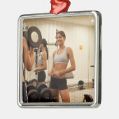 体育館の持ち上がる重量 メタルオーナメント (左)