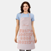 何おもしろいが料理の良いピンク エプロン (着用した状態)