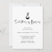 何かが黒いハローウィンパーティを醸造しているミニマル 招待状 (正面)