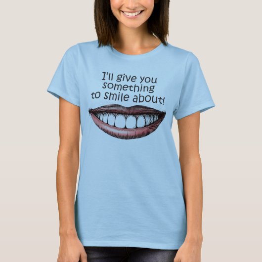 何かにスマイルについて Tシャツ (正面)