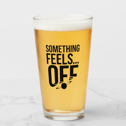 何かオフ感じに – Unsettled & Crypticメッセージ タンブラーグラス (ドリンク正面)