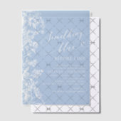 何かブルーホワイトワイルドフラワーブライダルシャワー ベラム紙招待状 (オフセット (招待状))