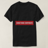 何か企業のロックバンドクラシックTシャツ Tシャツ (デザイン正面)