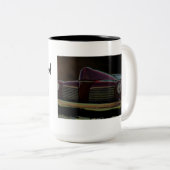 何か悪賢いコップ ツートーンマグカップ (正面右)