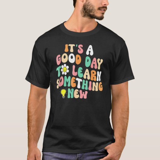何か新しいものを食べるには良い日 Tシャツ (正面)