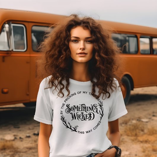 何か邪悪なハロウィーン Tシャツ