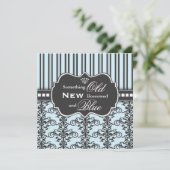 何か青いダマスク織及びストライプなブライダルシャワー 招待状 (スタンド正面)