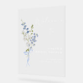 何か青いフローラルブーケボウブライダルシャワー アクリルサイン (傾斜)