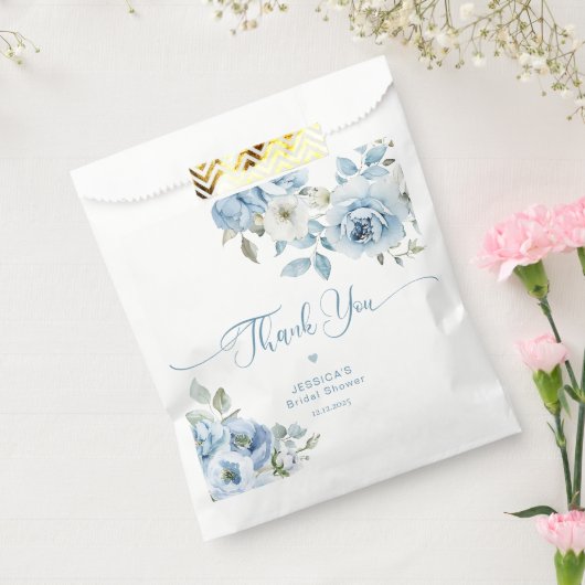 何か青い前にブライダルシャワー フェイバーバッグ (封をした状態)