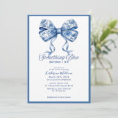 何か青い弓の陳腐なブライダルシャワー 招待状 (スタンド正面)